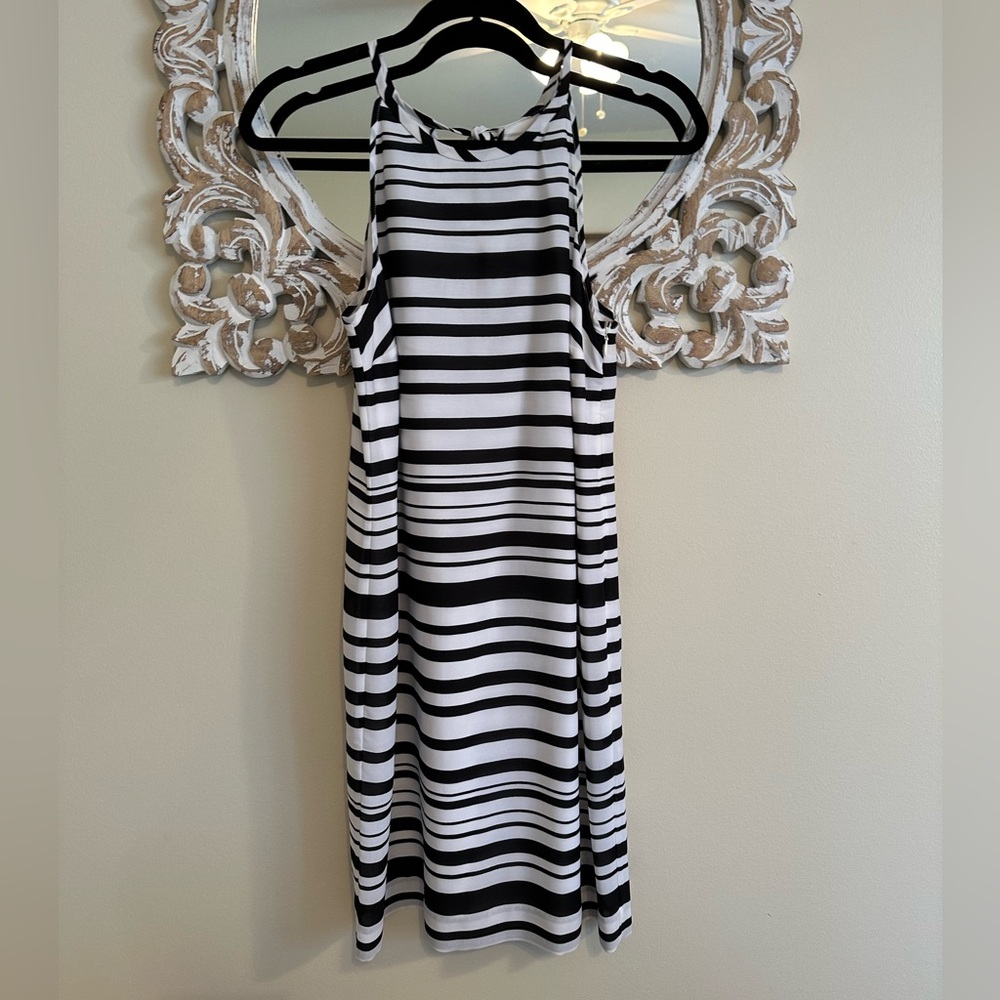 Banana Republic stripe summer dress size 6 black white sleeveless lined silky